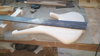 Molto Gliss Bass from Bonobo Guitars